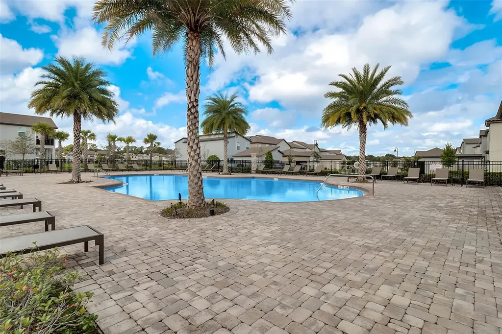 2259 White Feather Loop Oakland FL 34787