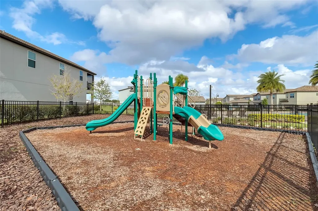 2259 White Feather Loop Oakland FL 34787