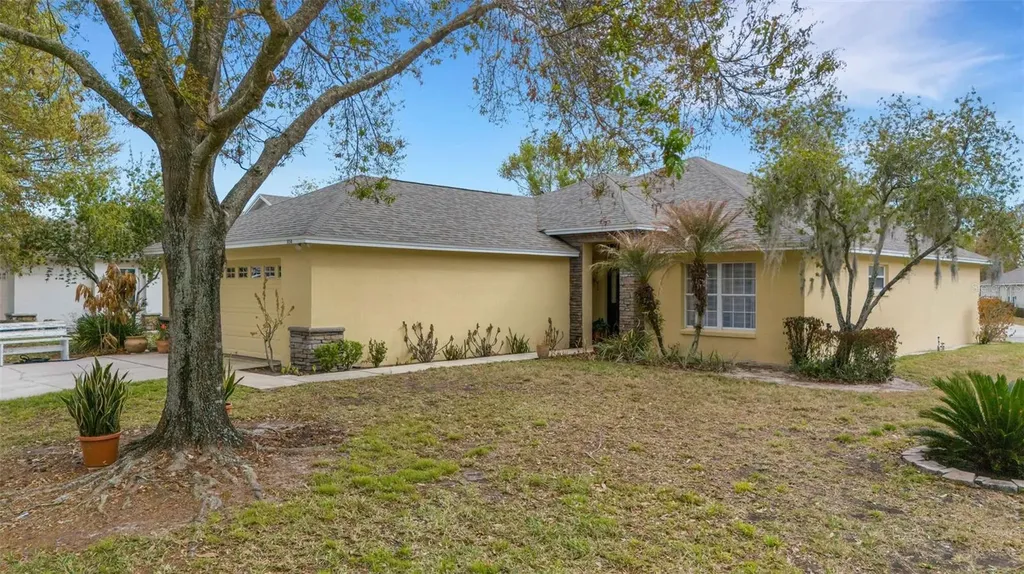 654 Lake Clark Place Lakeland FL 33813