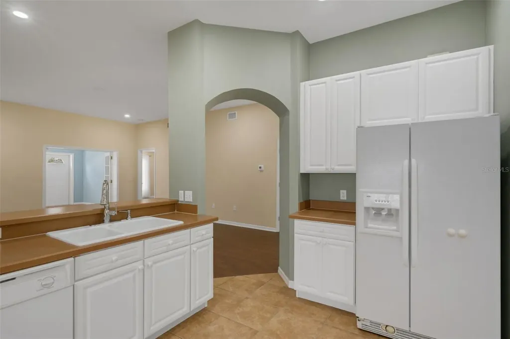 654 Lake Clark Place Lakeland FL 33813