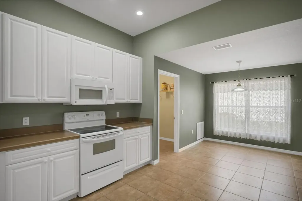 654 Lake Clark Place Lakeland FL 33813