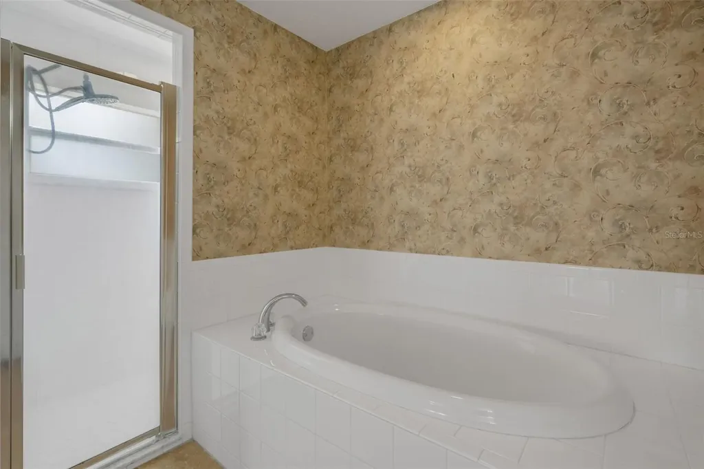 654 Lake Clark Place Lakeland FL 33813