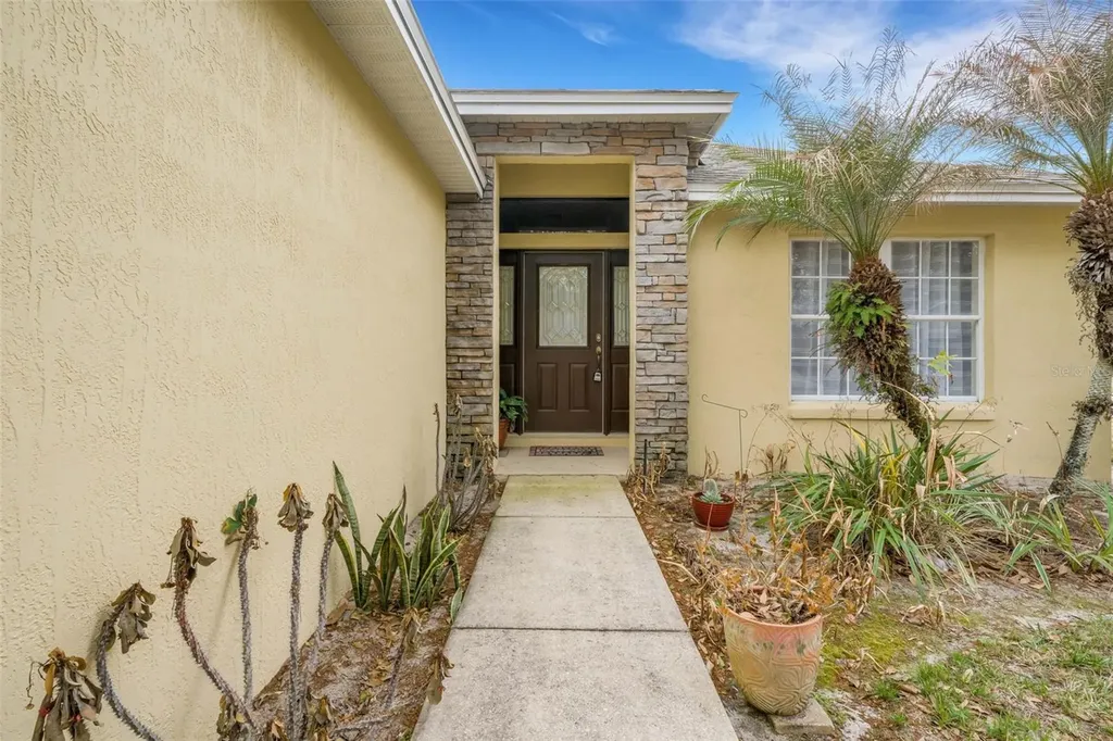 654 Lake Clark Place Lakeland FL 33813