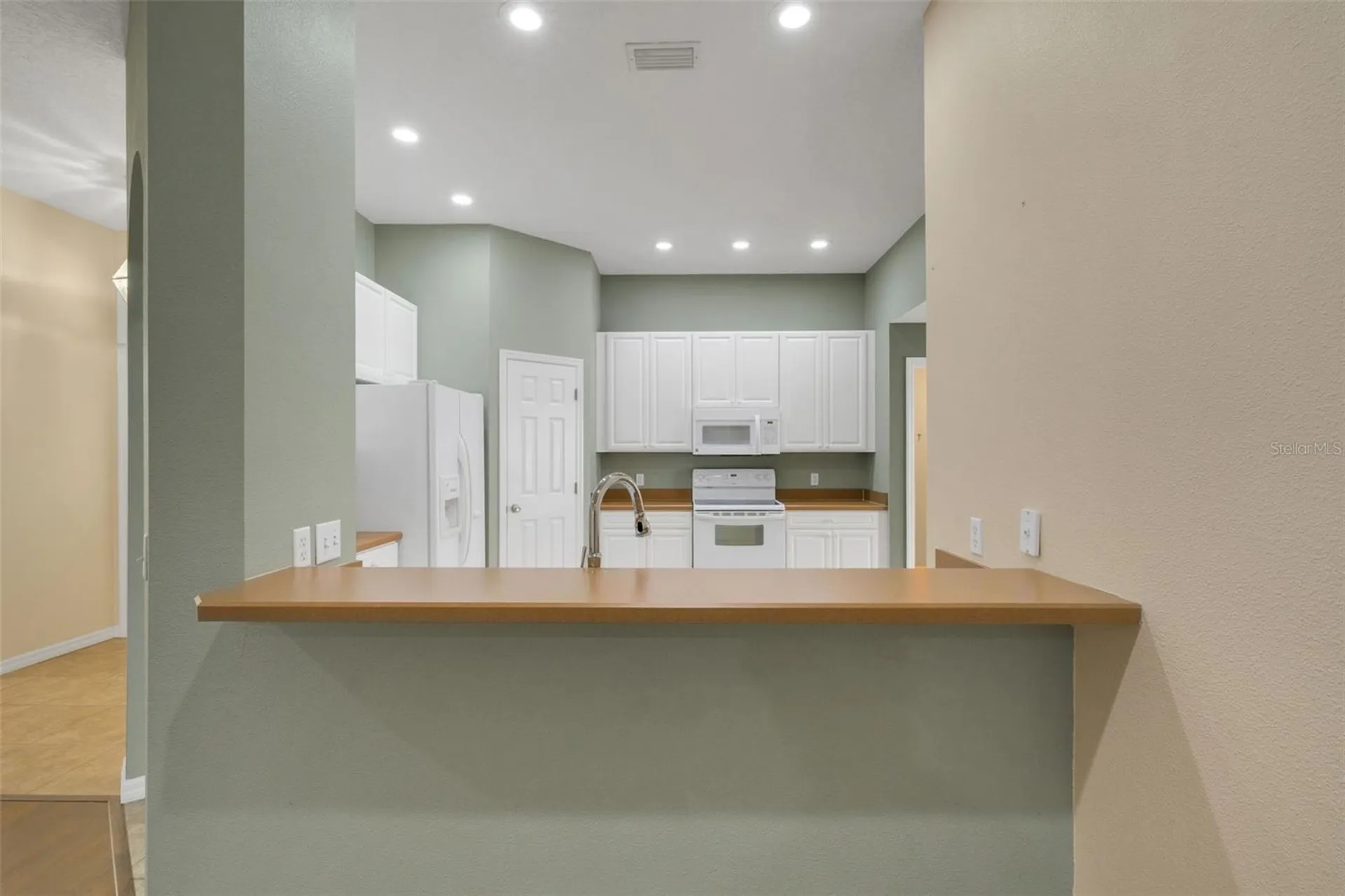 654 Lake Clark Place Lakeland FL 33813