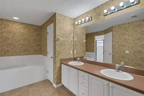 654 Lake Clark Place Lakeland FL 33813