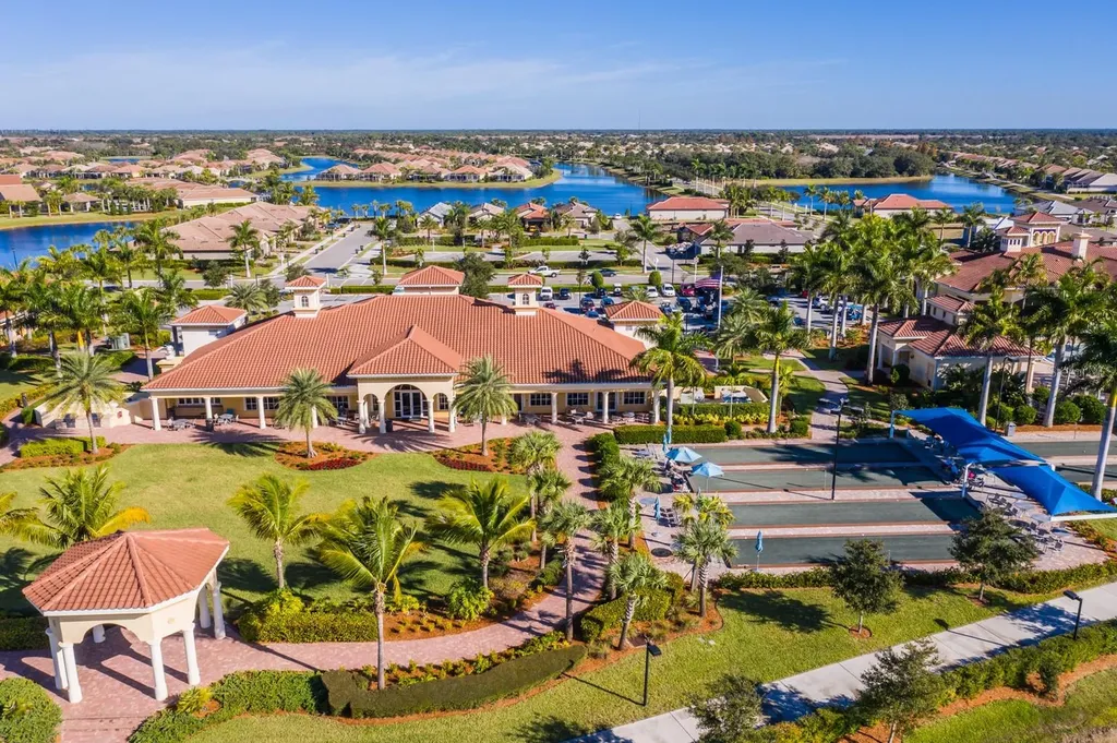 13351 Esposito Street Venice FL 34293