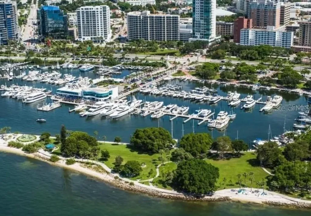 2154 Drive Martin Luther King Jr Way Sarasota FL 34234