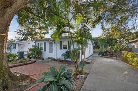 4480 Newark Street N St Petersburg FL 33714