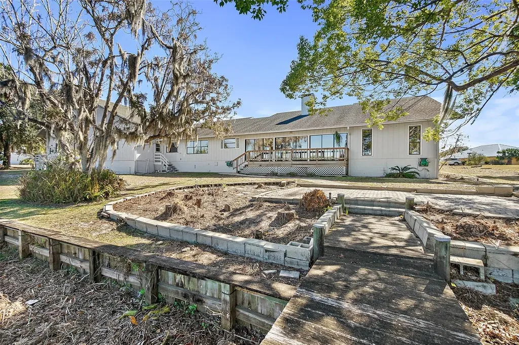 127 Eagles Nest Lane Crescent City FL 32112