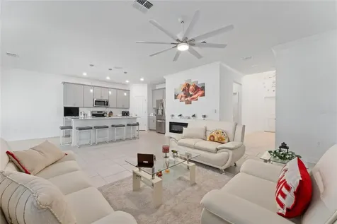 4061 Redbridge Loop Davenport FL 33837