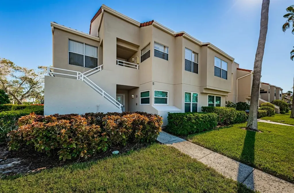 6000 Bahia Del Mar Circle St Petersburg FL 33715