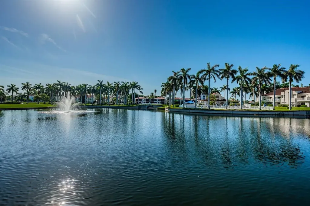 6050 Bahia Del Mar Circle St Petersburg FL 33715