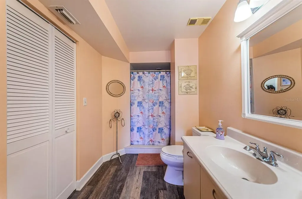 6100 Bahia Del Mar Circle St Petersburg FL 33715