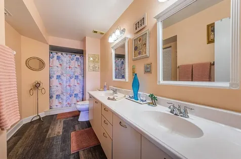 6100 Bahia Del Mar Circle St Petersburg FL 33715