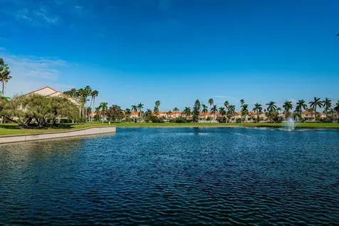 6100 Bahia Del Mar Circle St Petersburg FL 33715