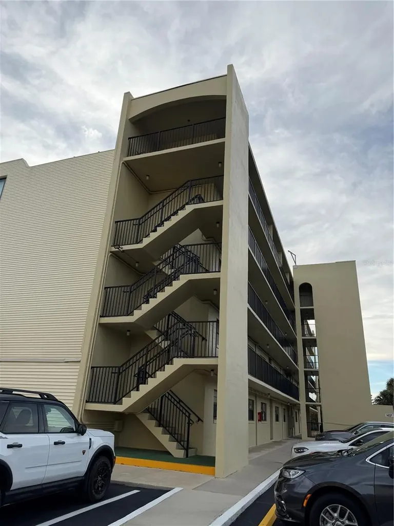 1437 N Atlantic Avenue Daytona Beach FL 32118