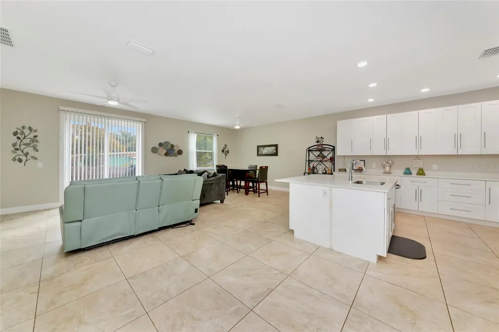 3221 3rd Street E Bradenton FL 34208