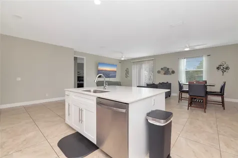 3221 3rd Street E Bradenton FL 34208