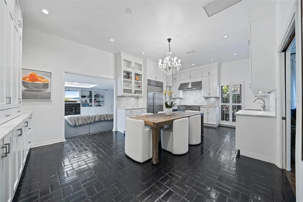 3301 W Morrison Avenue Tampa FL 33629