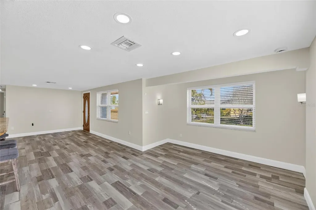 827 Seabreeze Drive Ruskin FL 33570