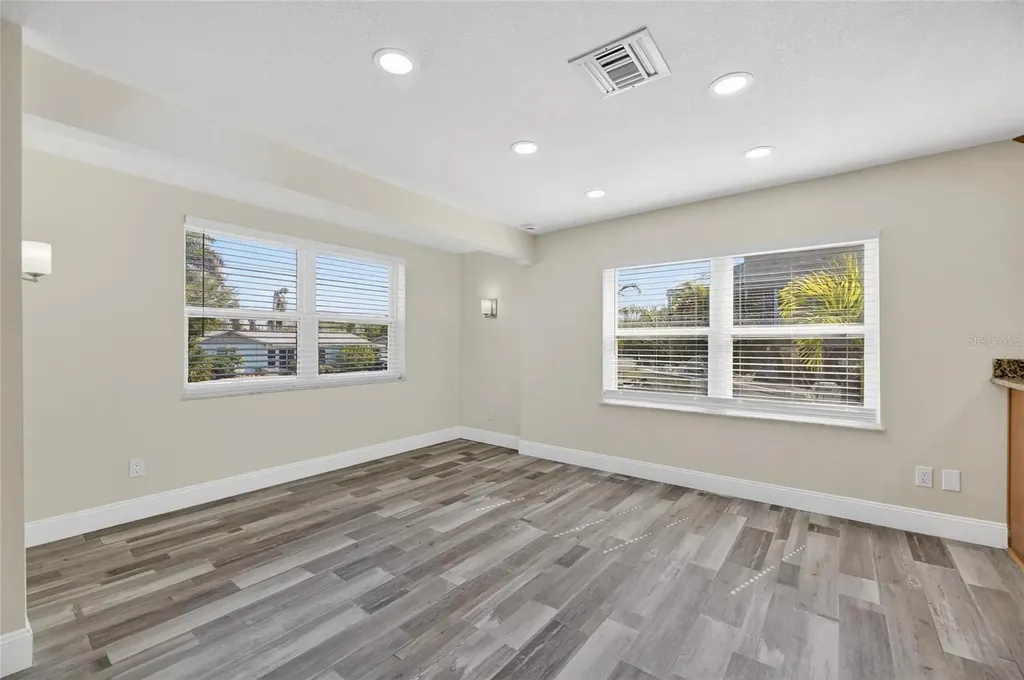 827 Seabreeze Drive Ruskin FL 33570