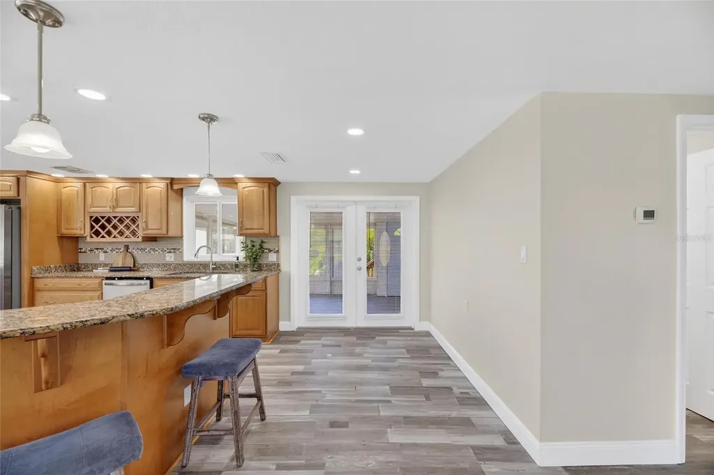 827 Seabreeze Drive Ruskin FL 33570