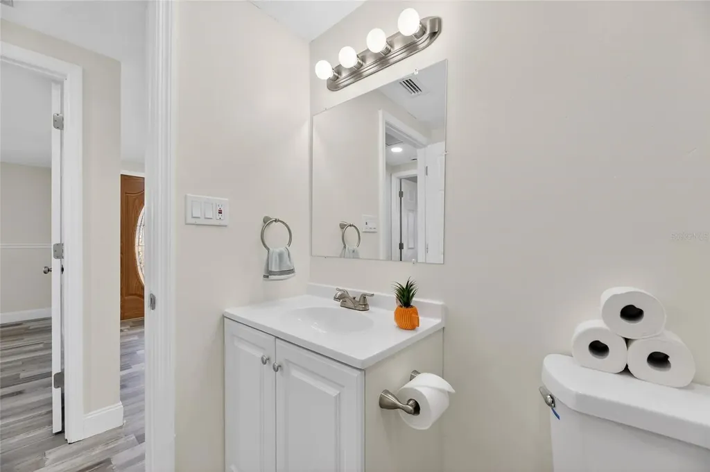 827 Seabreeze Drive Ruskin FL 33570