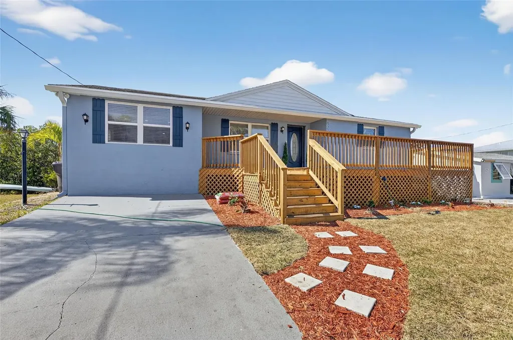 827 Seabreeze Drive Ruskin FL 33570