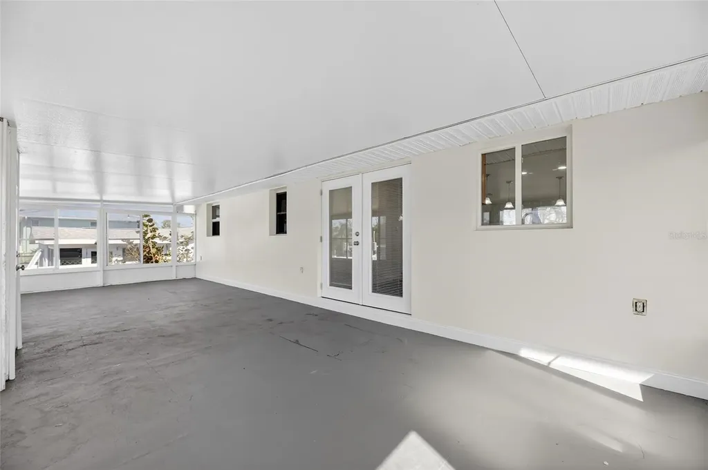 827 Seabreeze Drive Ruskin FL 33570