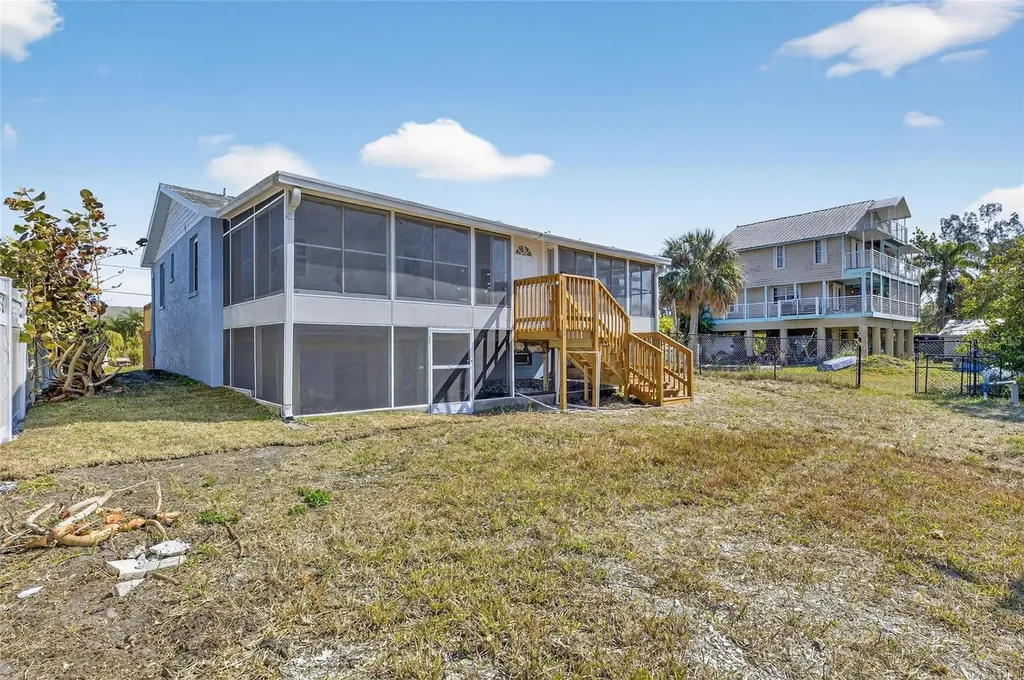 827 Seabreeze Drive Ruskin FL 33570