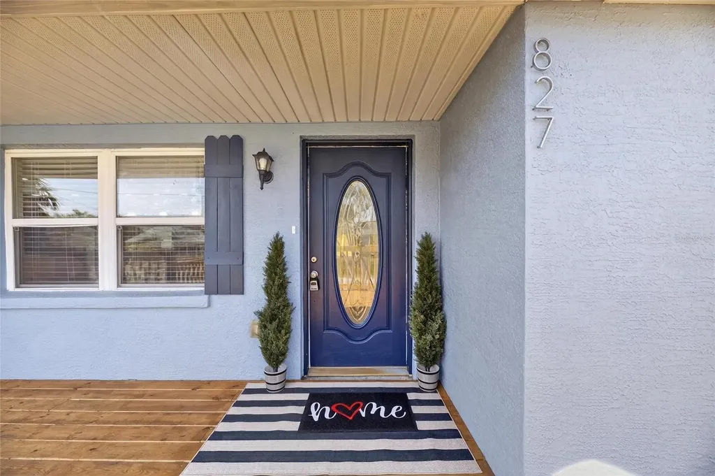 827 Seabreeze Drive Ruskin FL 33570