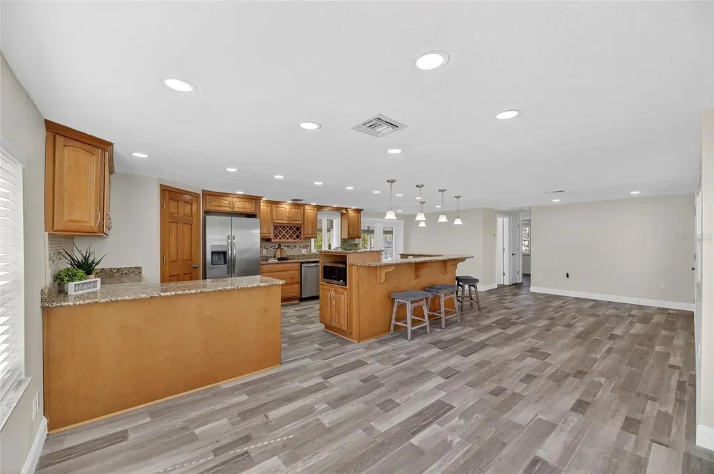 827 Seabreeze Drive Ruskin FL 33570