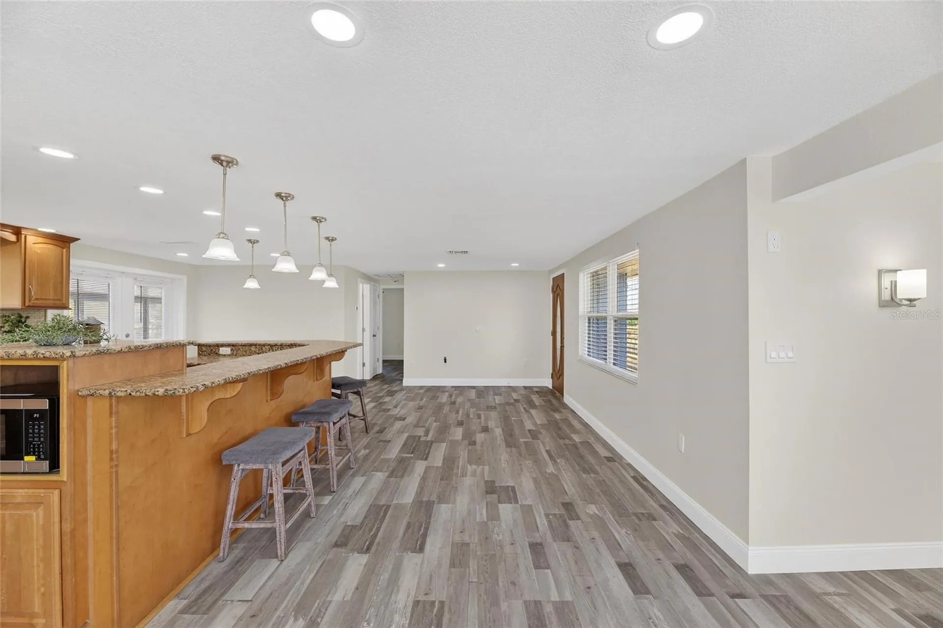 827 Seabreeze Drive Ruskin FL 33570