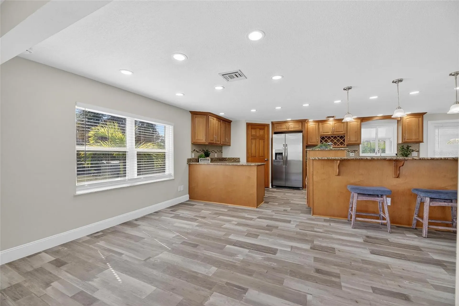 827 Seabreeze Drive Ruskin FL 33570