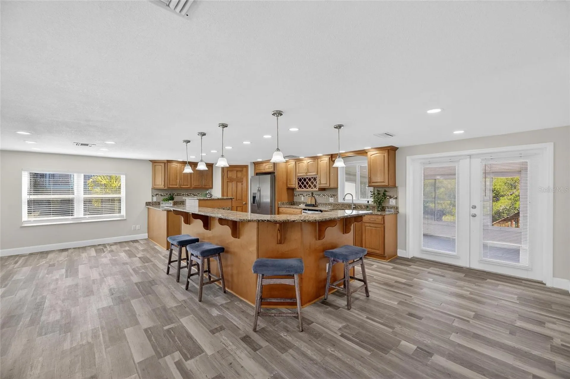 827 Seabreeze Drive Ruskin FL 33570