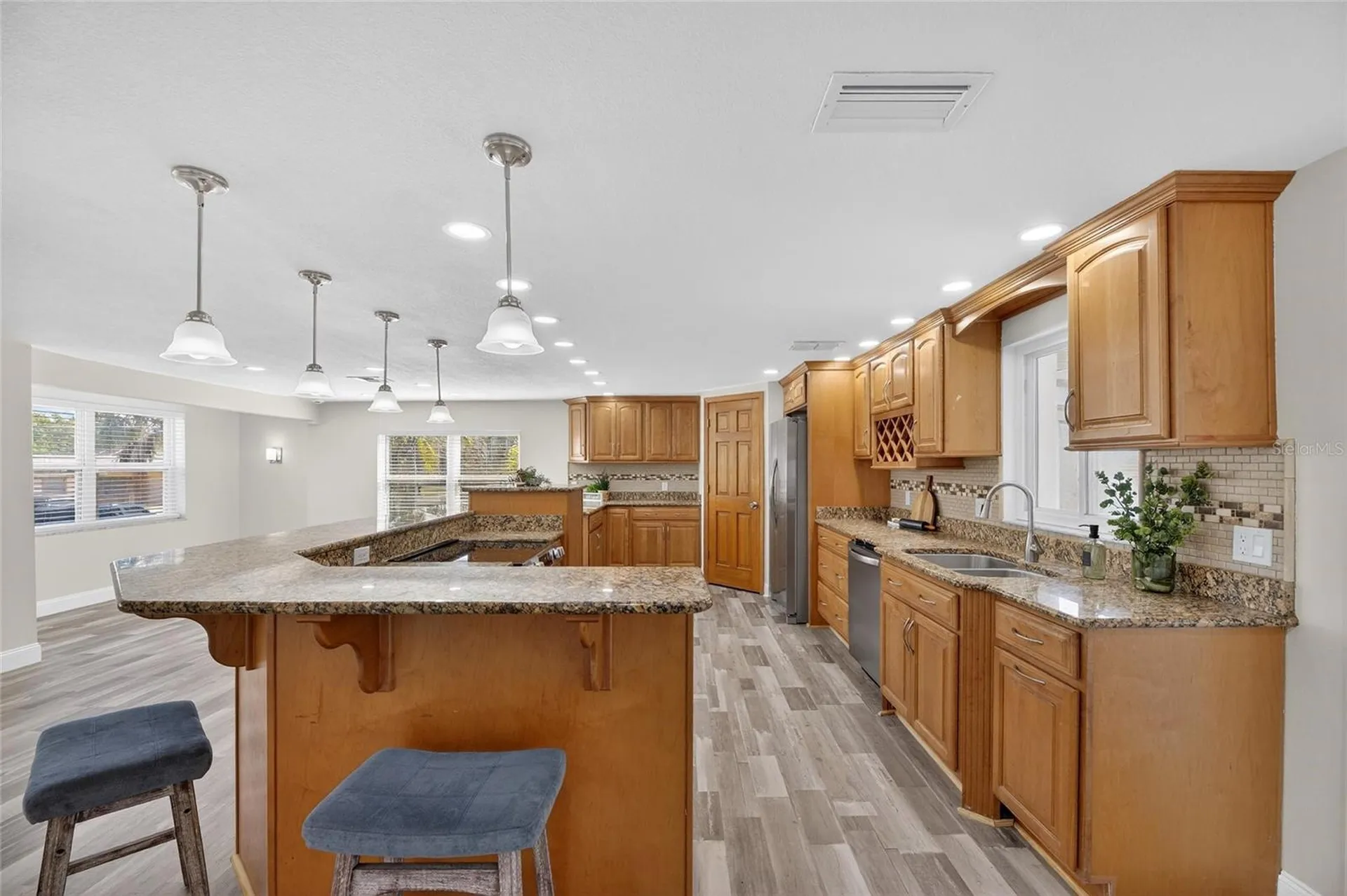 827 Seabreeze Drive Ruskin FL 33570