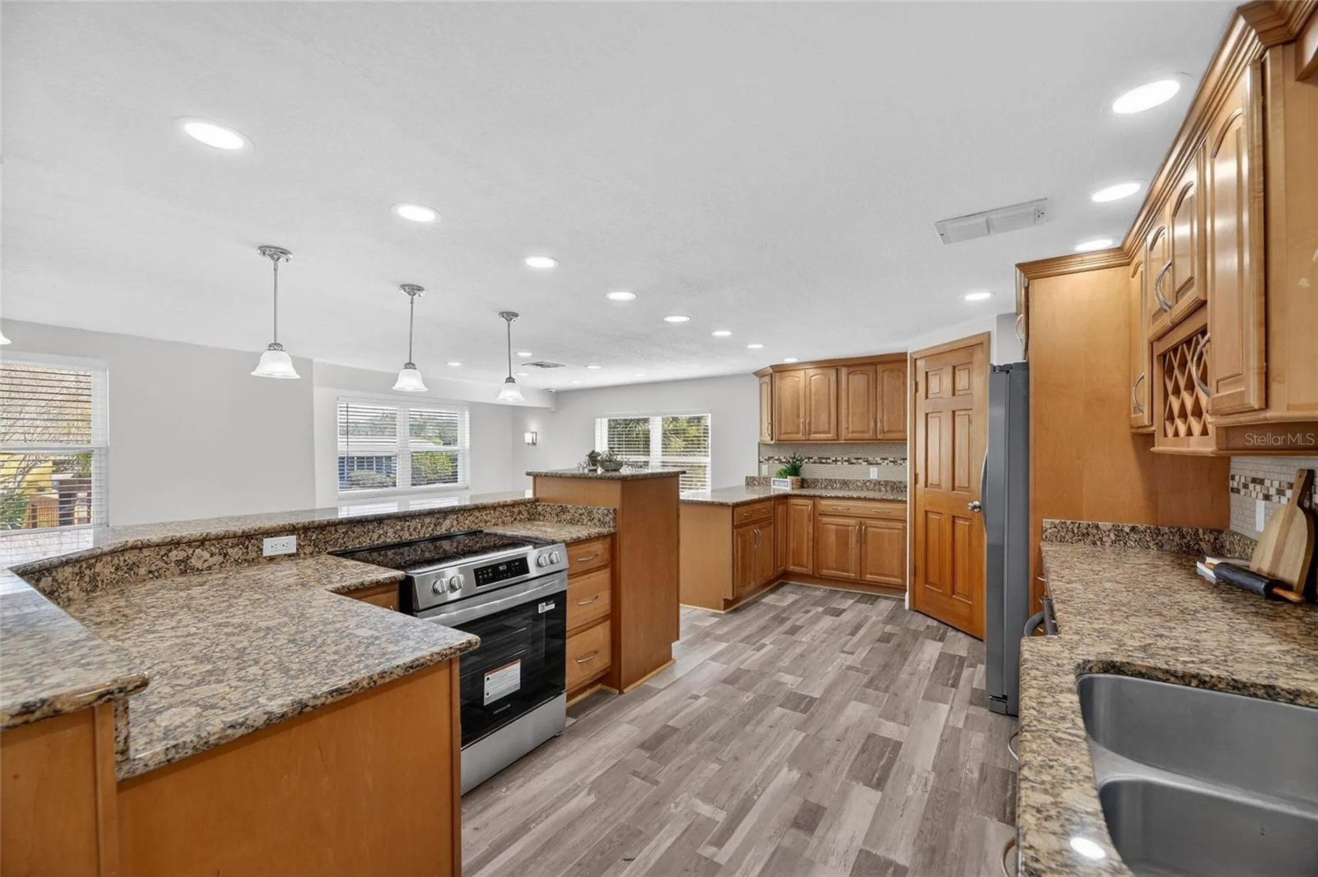 827 Seabreeze Drive Ruskin FL 33570