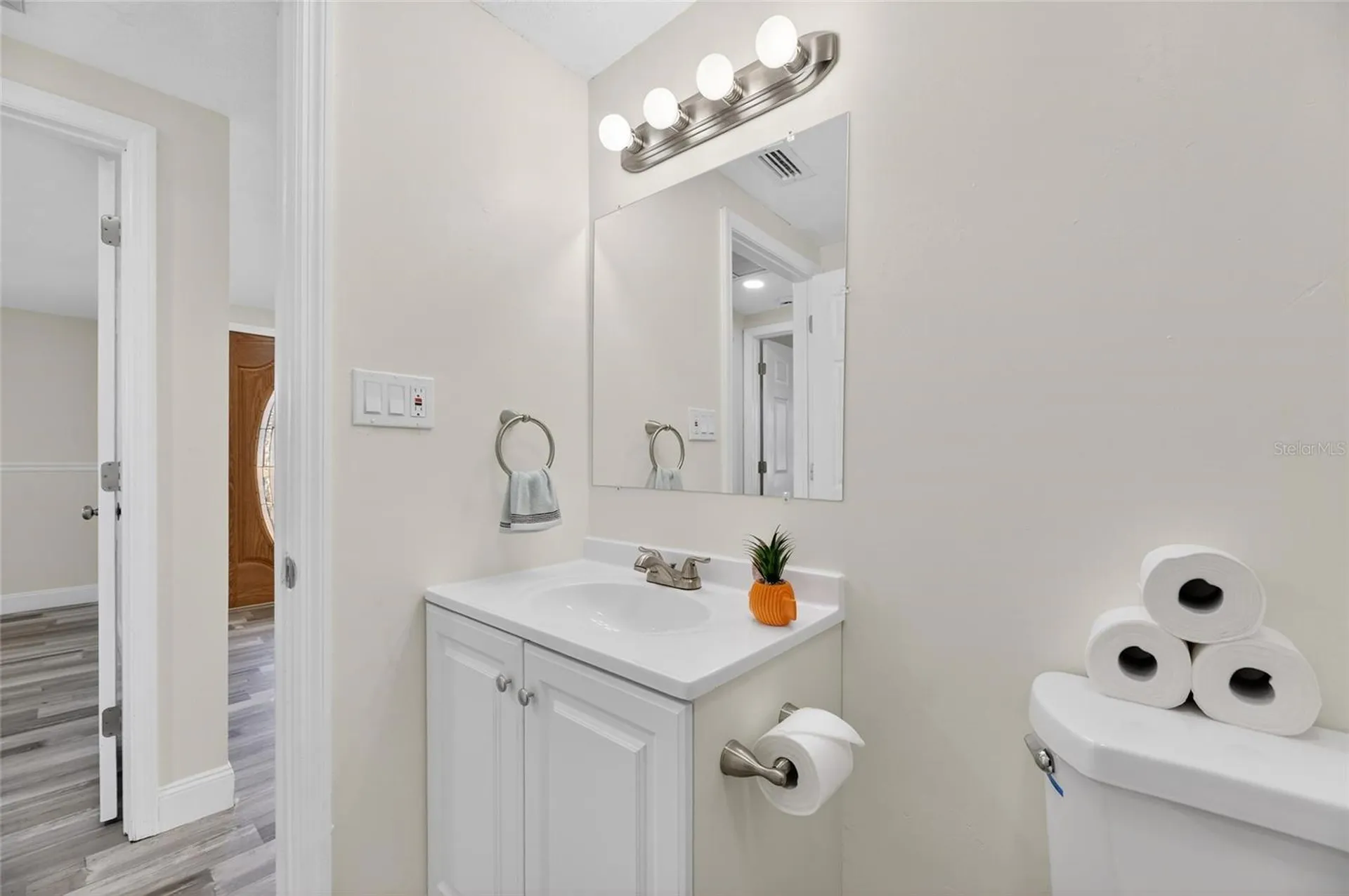 827 Seabreeze Drive Ruskin FL 33570