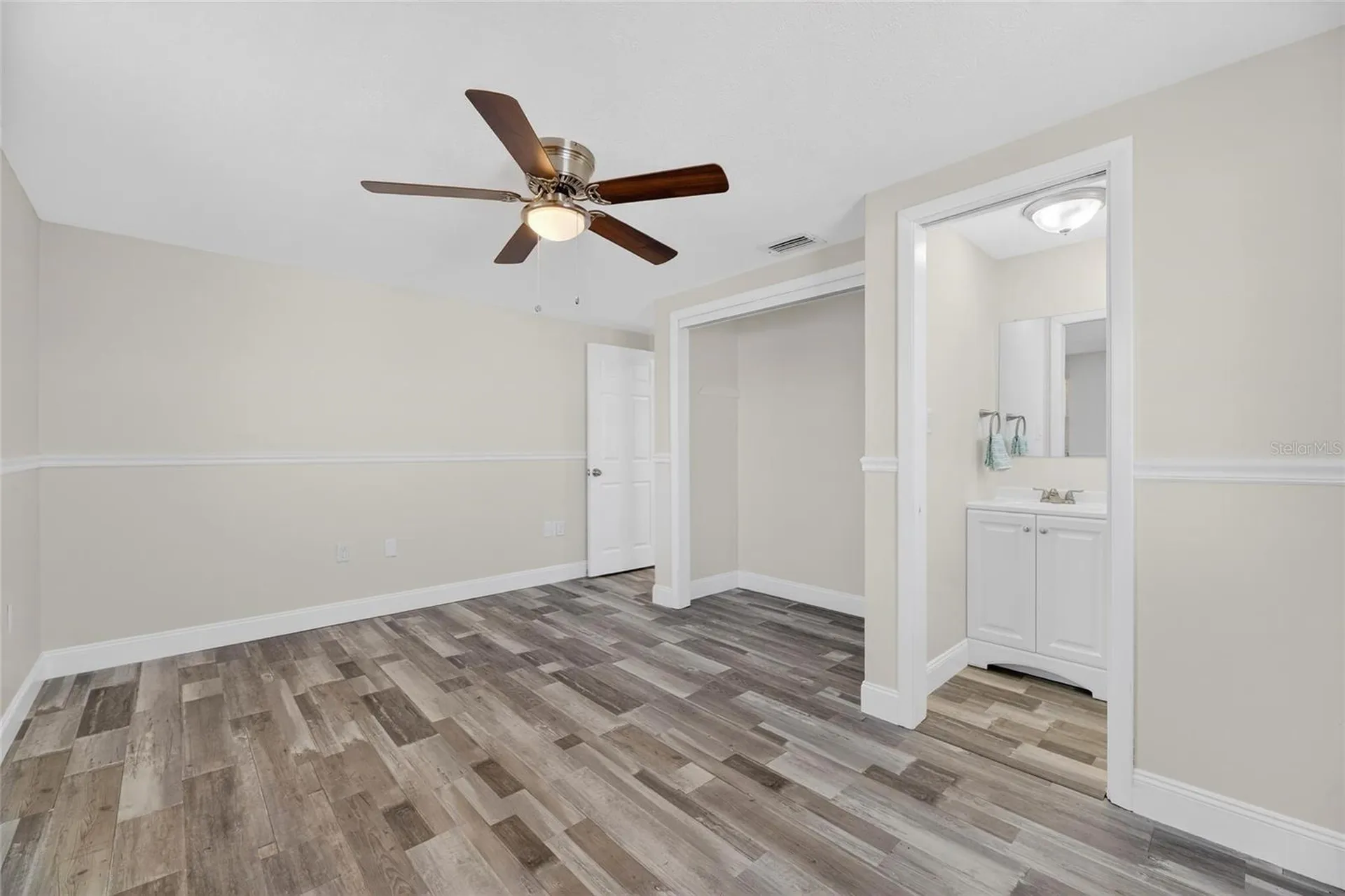 827 Seabreeze Drive Ruskin FL 33570