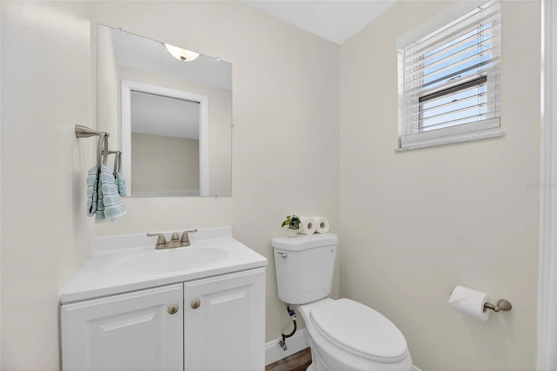 827 Seabreeze Drive Ruskin FL 33570