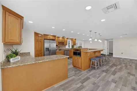 827 Seabreeze Drive Ruskin FL 33570