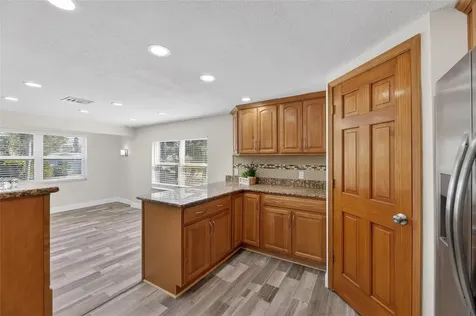 827 Seabreeze Drive Ruskin FL 33570