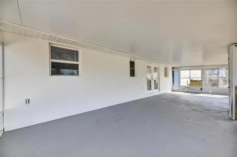 827 Seabreeze Drive Ruskin FL 33570