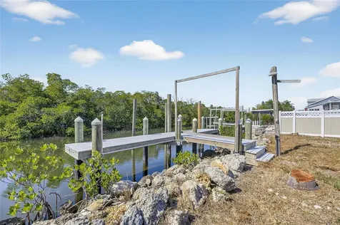 827 Seabreeze Drive Ruskin FL 33570