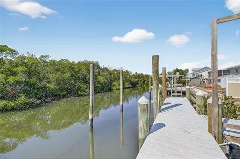827 Seabreeze Drive Ruskin FL 33570