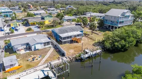 827 Seabreeze Drive Ruskin FL 33570