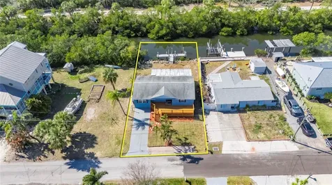 827 Seabreeze Drive Ruskin FL 33570