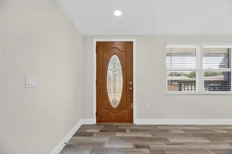 827 Seabreeze Drive Ruskin FL 33570