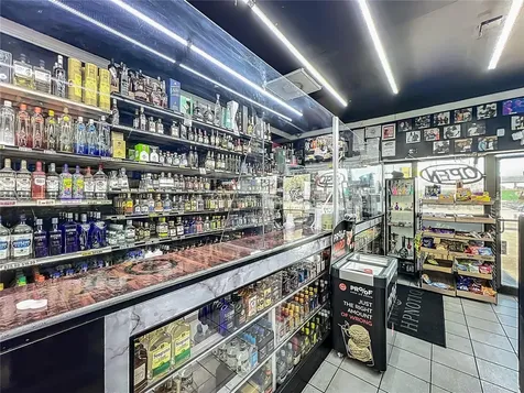 4898 Edgewater Drive Orlando FL 32804