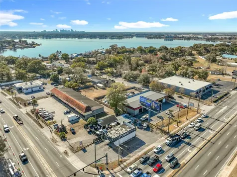 4898 Edgewater Drive Orlando FL 32804